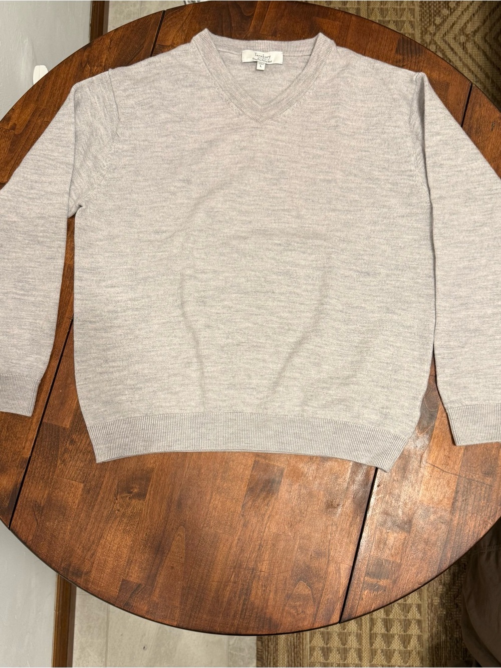 Turnbury Light Gray V-Neck Sweater Size Large 100% Extra Fine Merino Wool